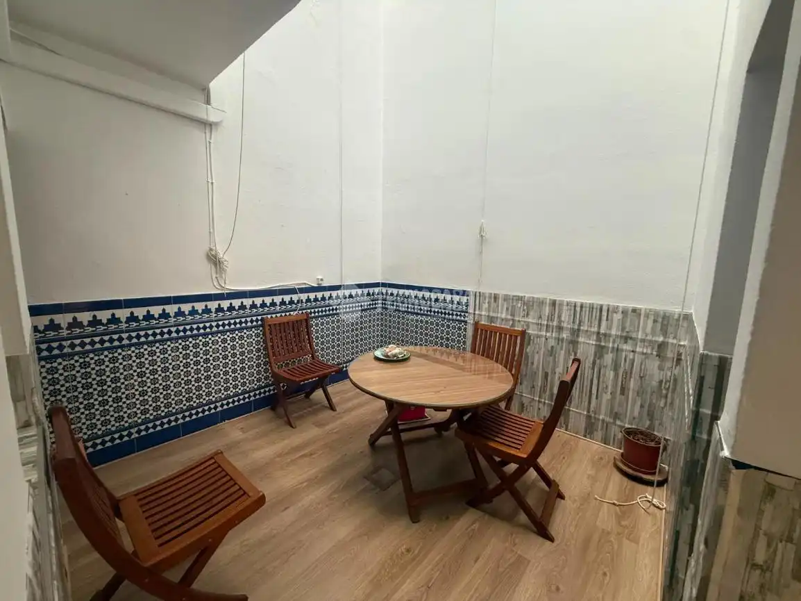 Terrasse von Einfamilien-Reihenhaus zum Verkauf in La Puebla de Cazalla mit Klimaanlage, Terrasse und Balkon