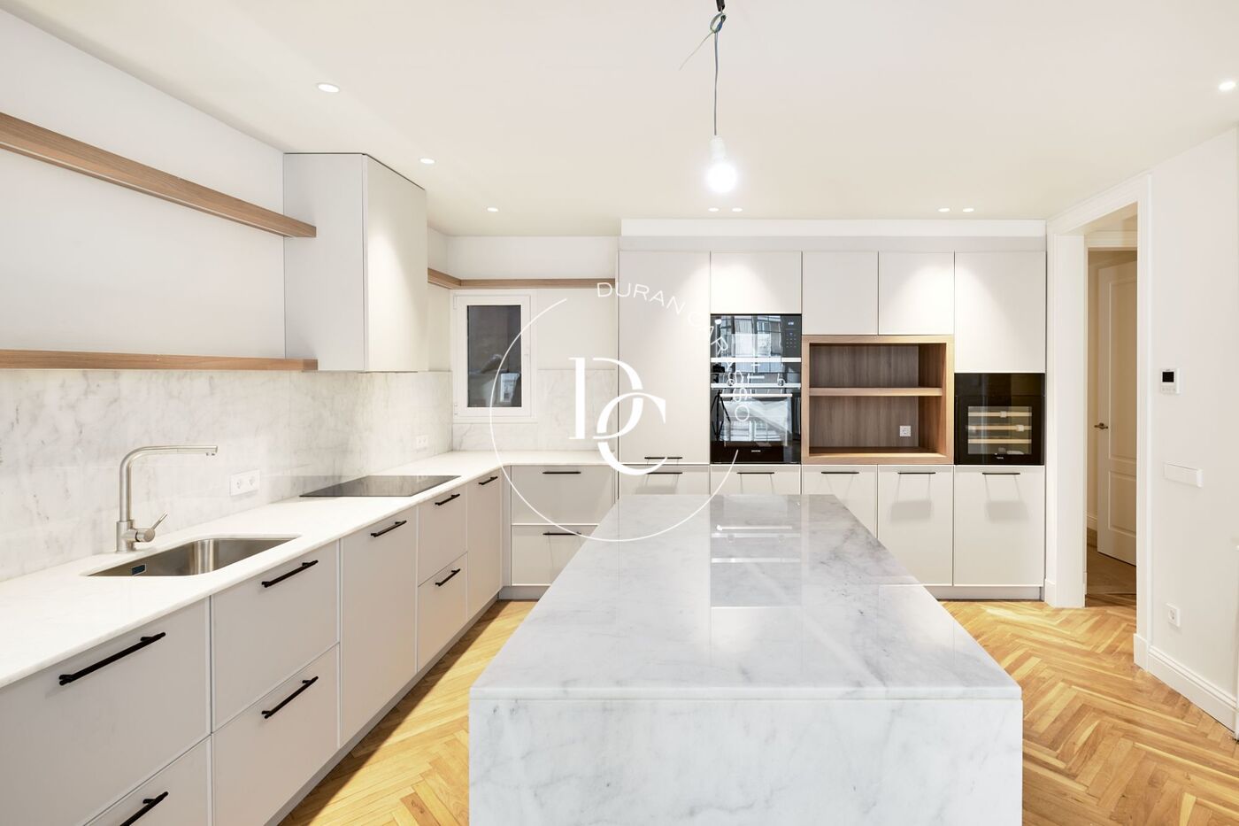 Cocina de Piso en venta en  Barcelona Capital con Calefacción