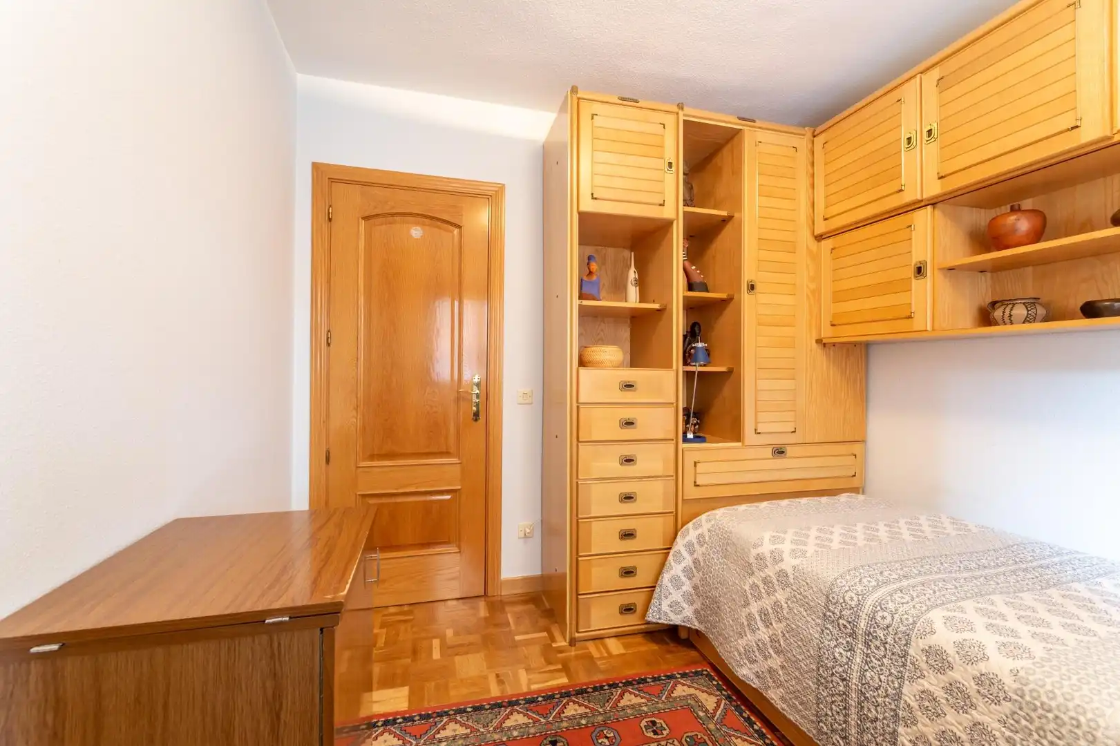 Bedroom of Flat for sale in Tres Cantos  with Heating, Parquet flooring and Storage room