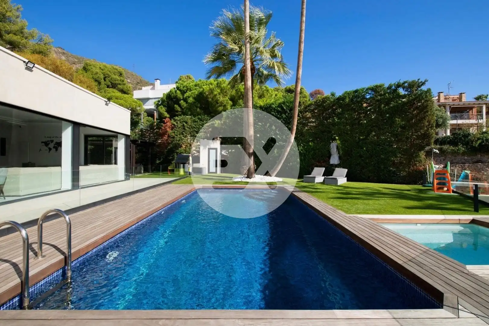 Swimming pool of Houses for sale in Castelldefels  with Air Conditioner, Heating and Private garden