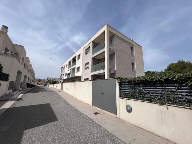 Vista exterior de Apartament en venda en Vandellòs i l'Hospitalet de l'Infant amb Calefacció, Piscina i Microones