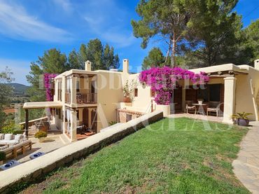 Casa rústica amb piscina en venda a Sant Antoni de Portmany