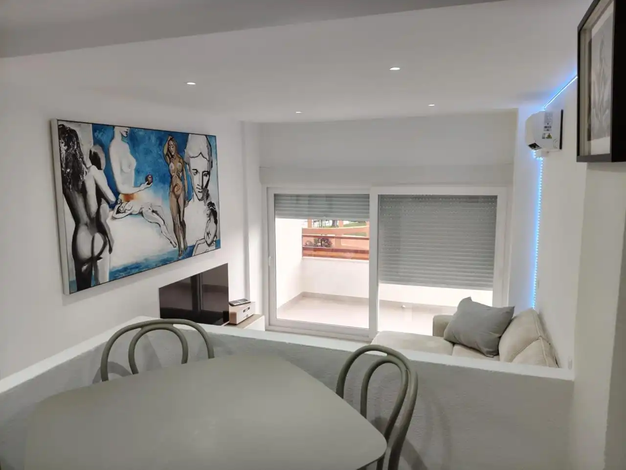 Wohnzimmer von Erdgeschoss zum Verkauf in Roses mit Schwimmbad und Möbliert