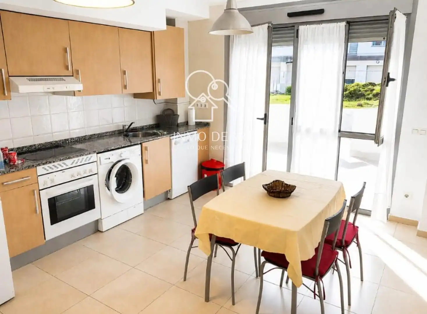 Außenansicht von Wohnung zum Verkauf in Llanes mit Heizung, Terrasse und Abstellraum