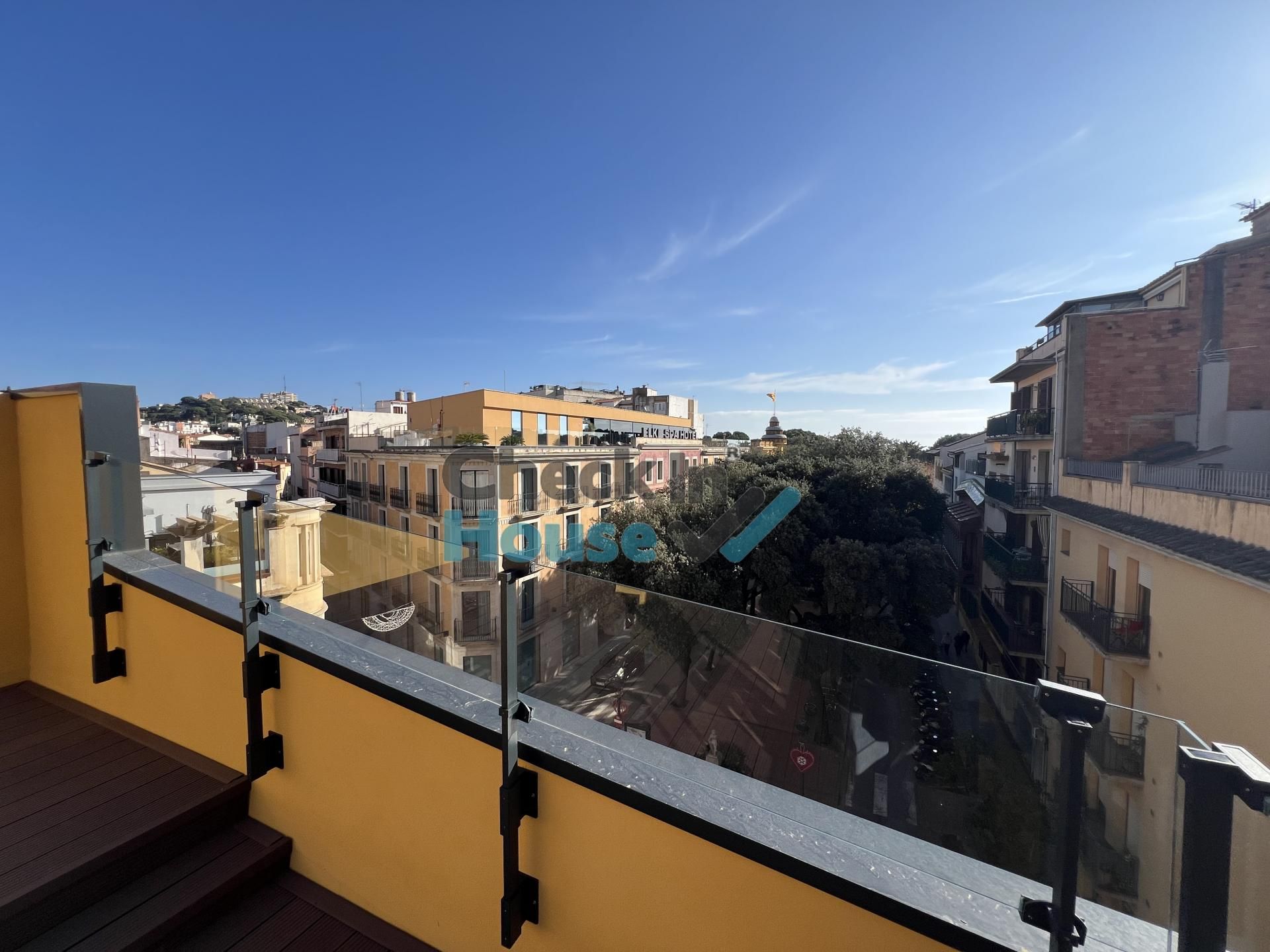 Vista exterior de Casa adosada en venda en Sant Feliu de Guíxols