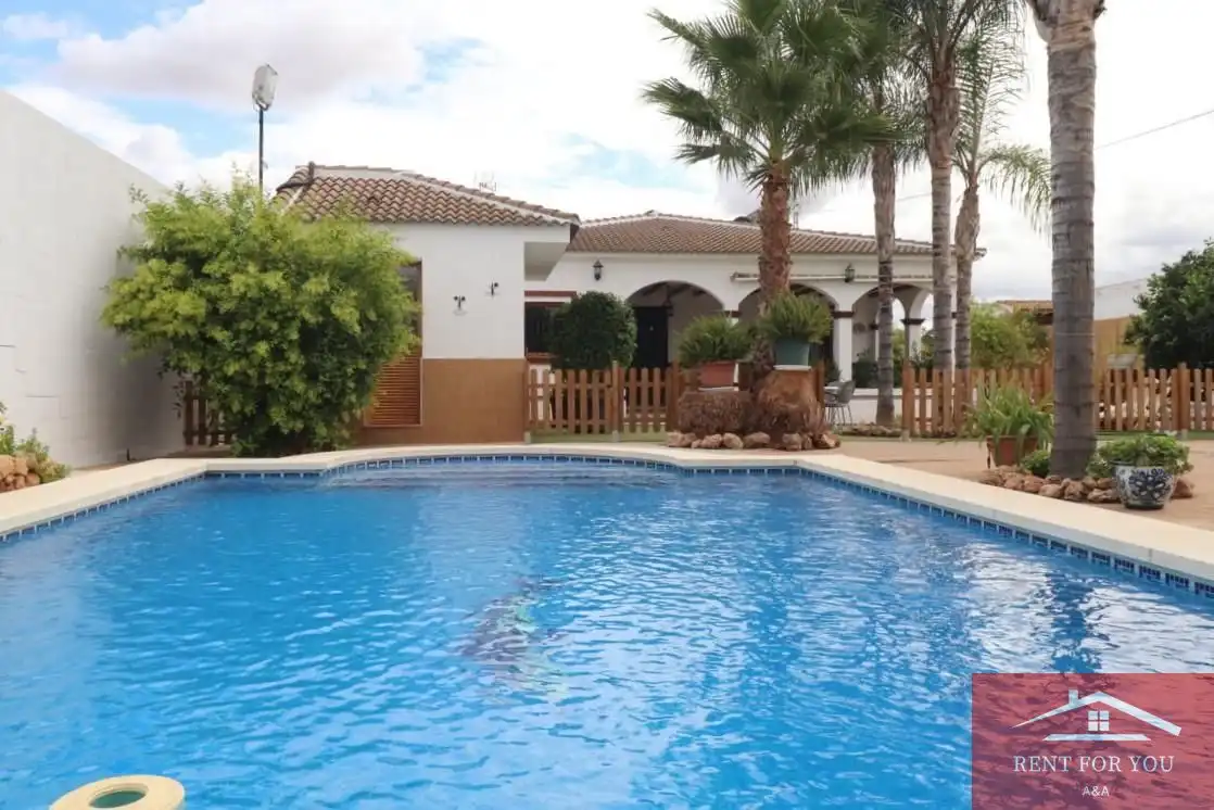 Casa con piscina en alquiler en Centro, imagen 2