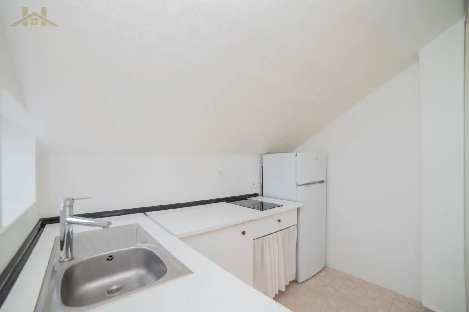 Kitchen of Attic for sale in Sevilla la Nueva  with Air Conditioner and Terrace