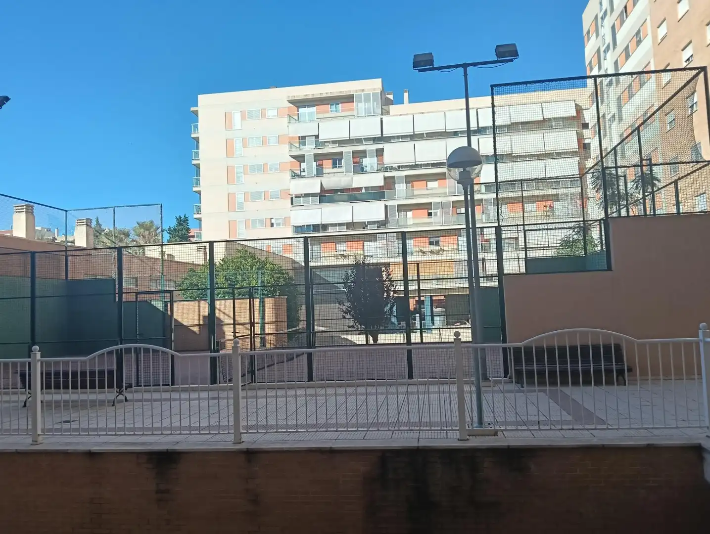 Vista exterior de Piso en venta en Alicante / Alacant con Aire acondicionado, Jardín privado y Trastero