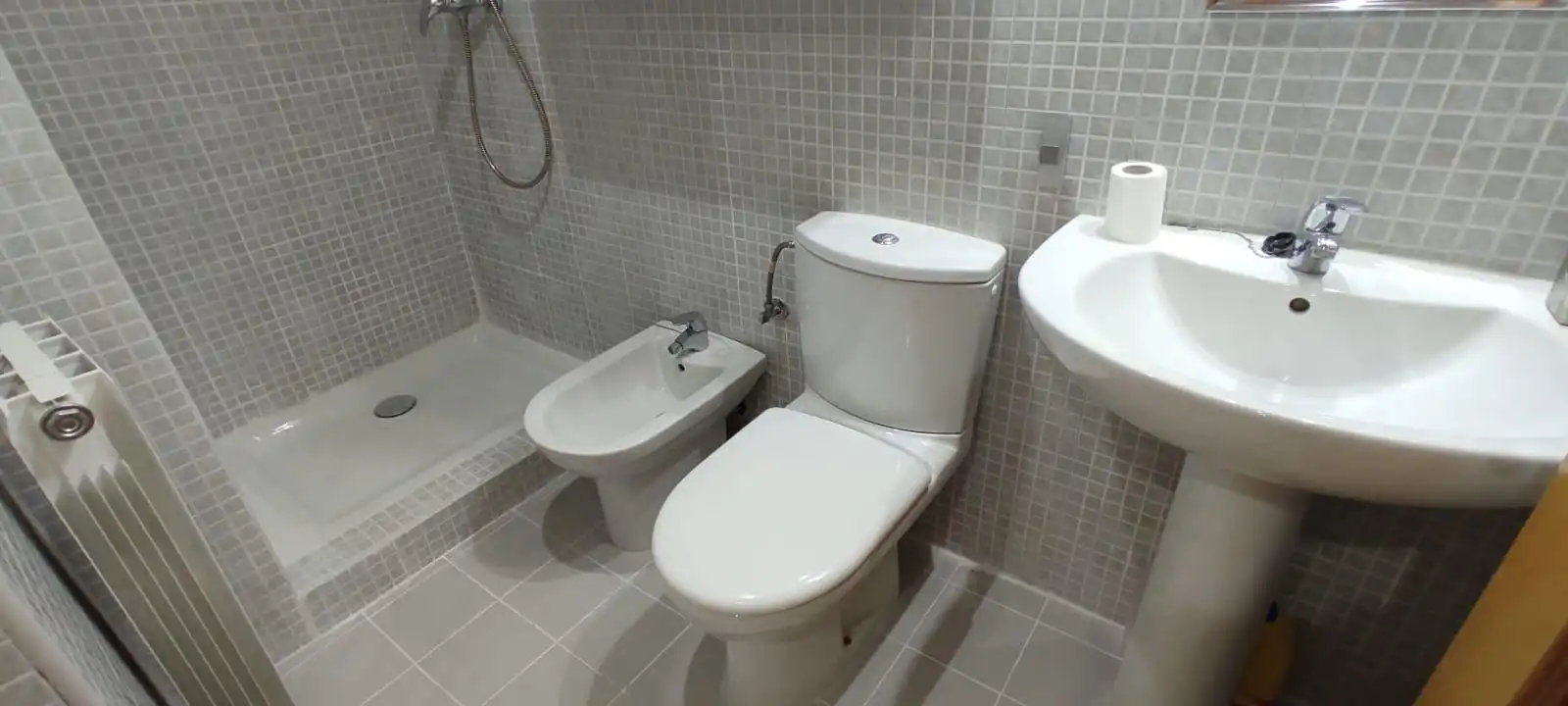 Bathroom of Study for rent in Zaragoza  with Heating, Storage room and Furnished