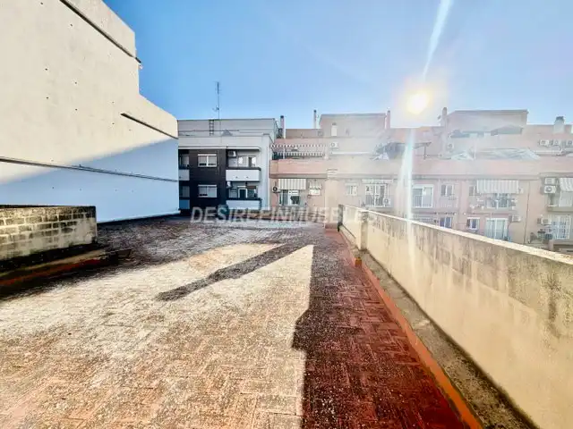 Exterior view of Buildings for sale in Valencia