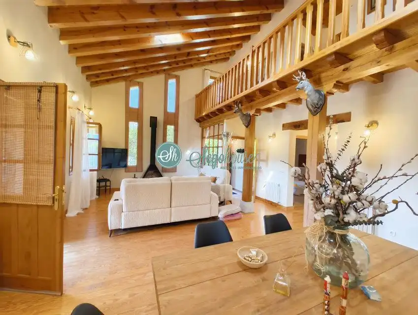 Sala de estar de Casa o chalet en venta en Palazuelos de Eresma con Calefacción, Terraza y Amueblado
