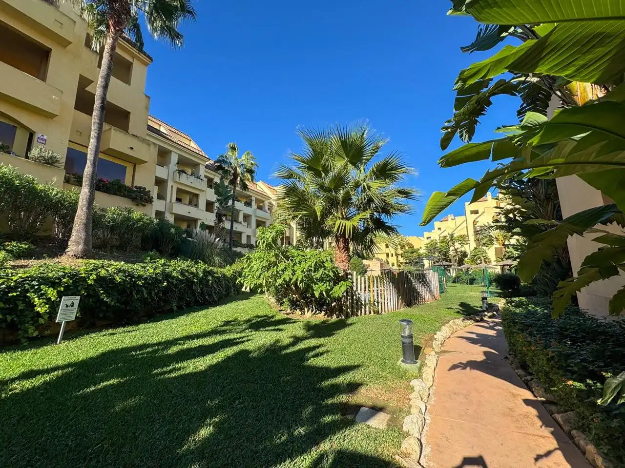 Vista exterior de Apartamento en venta en Manilva con Aire acondicionado, Calefacción y Terraza