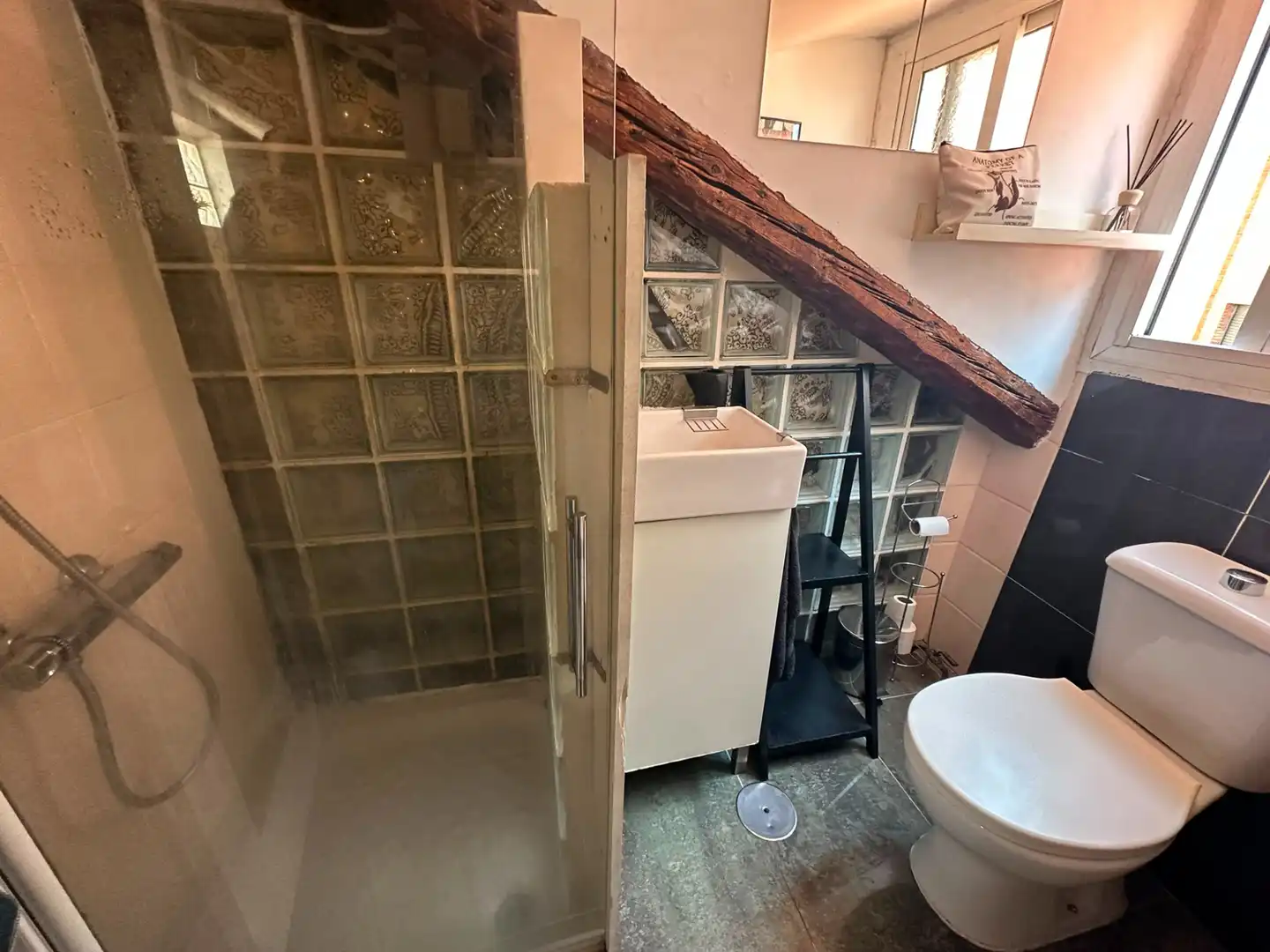 Badezimmer von Wohnung zum Verkauf in Madrid mit Klimaanlage, Möbliert und Ofen