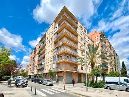 Vista exterior de Pis en venda en  Valencia Capital amb Aire condicionat, Forn i Balcó