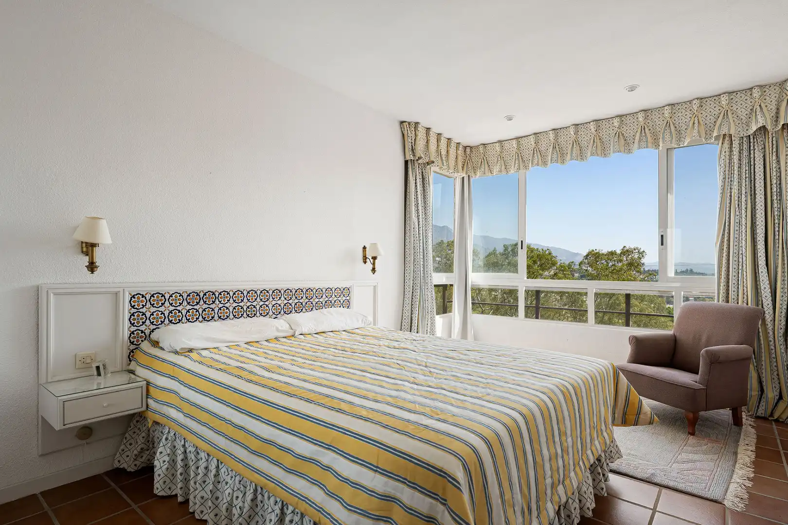 Bedroom of Apartments for sale in Marbella  with Swimming Pool and Community pool