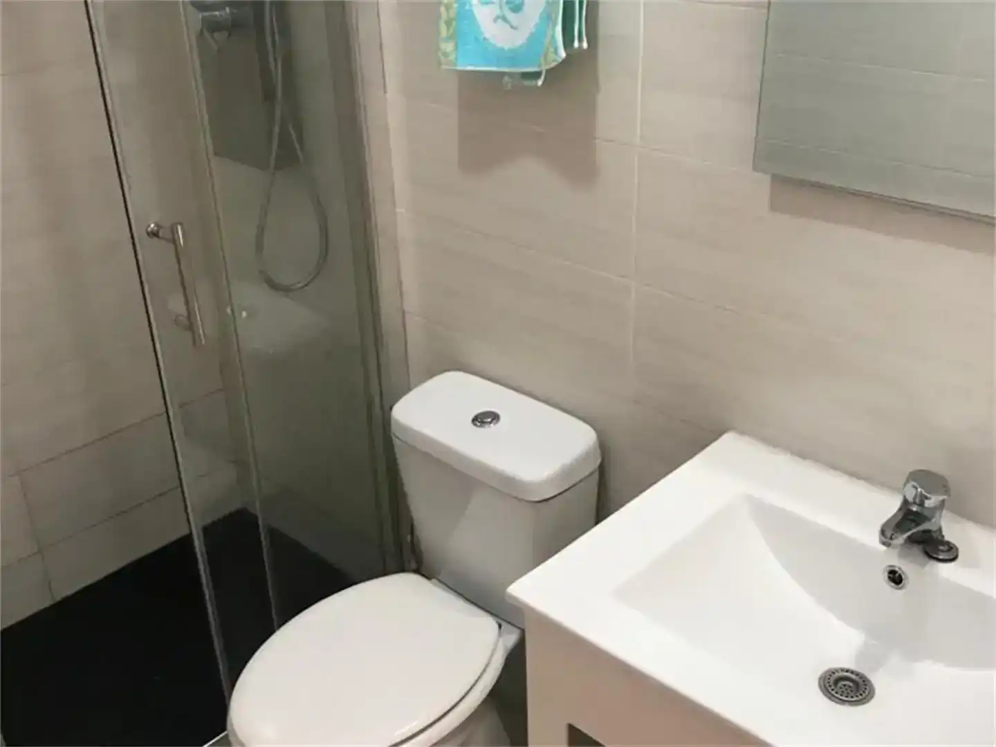 Bany de Planta baixa en venda en Baños de Montemayor amb Parquet, Moblat i Balcó
