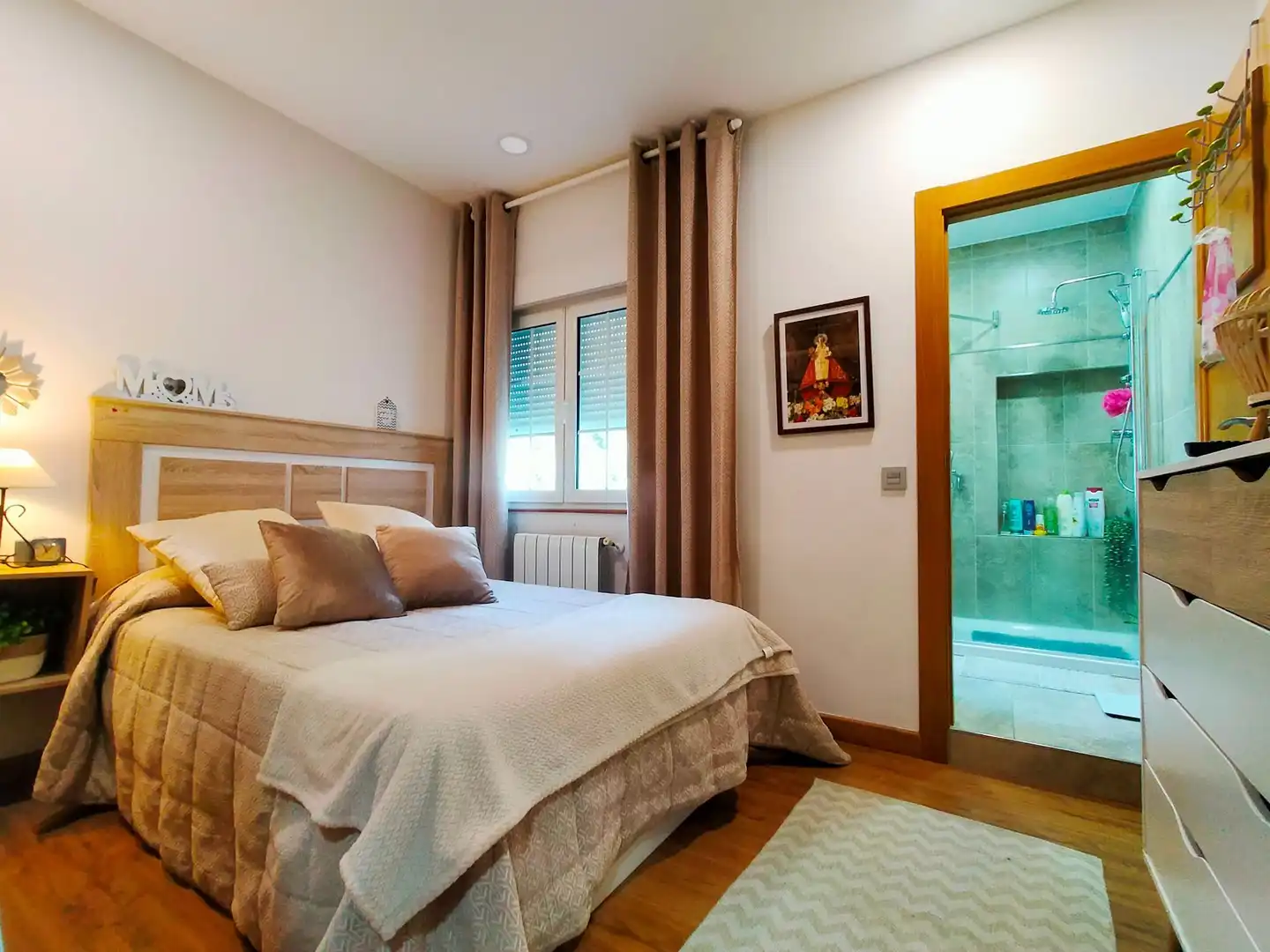 Schlafzimmer von Dachboden zum Verkauf in Pravia mit Heizung, Terrasse und Möbliert