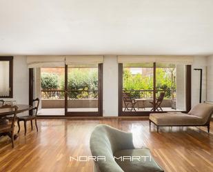 Living room of Flat for sale in  Barcelona Capital  with Heating and Terrace