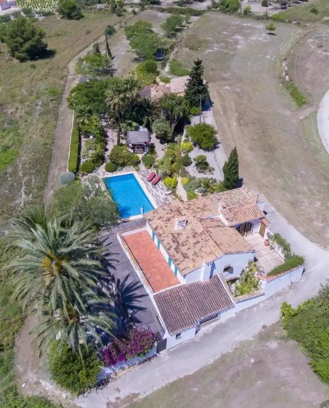 Vista exterior de Finca rústica en venta en Teulada con Calefacción, Jardín privado y Terraza