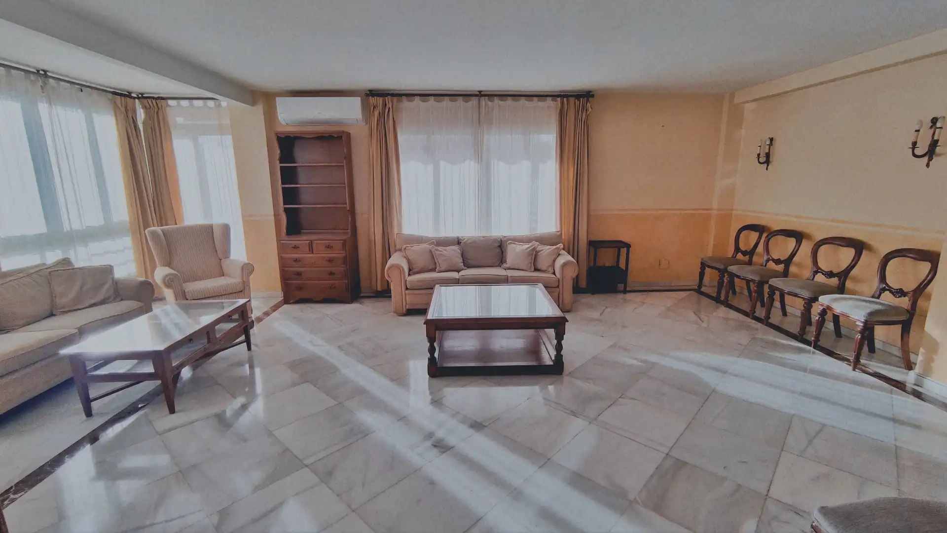 Apartamento con terraza en venta en Marbella Centro, imagen 2