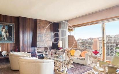 Living room of Flat for sale in  Barcelona Capital  with Air Conditioner, Heating and Private garden