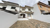 Vista exterior de Casa adosada en venda en Fuengirola amb Aire condicionat i Terrassa