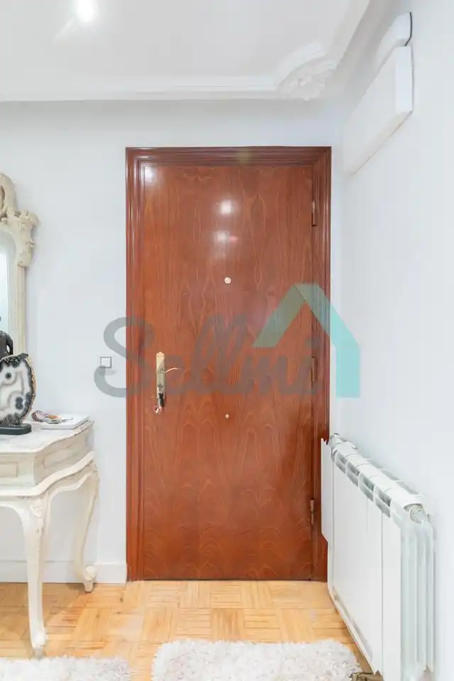 Pis en venda en Oviedo  amb Calefacció, Parquet i Traster