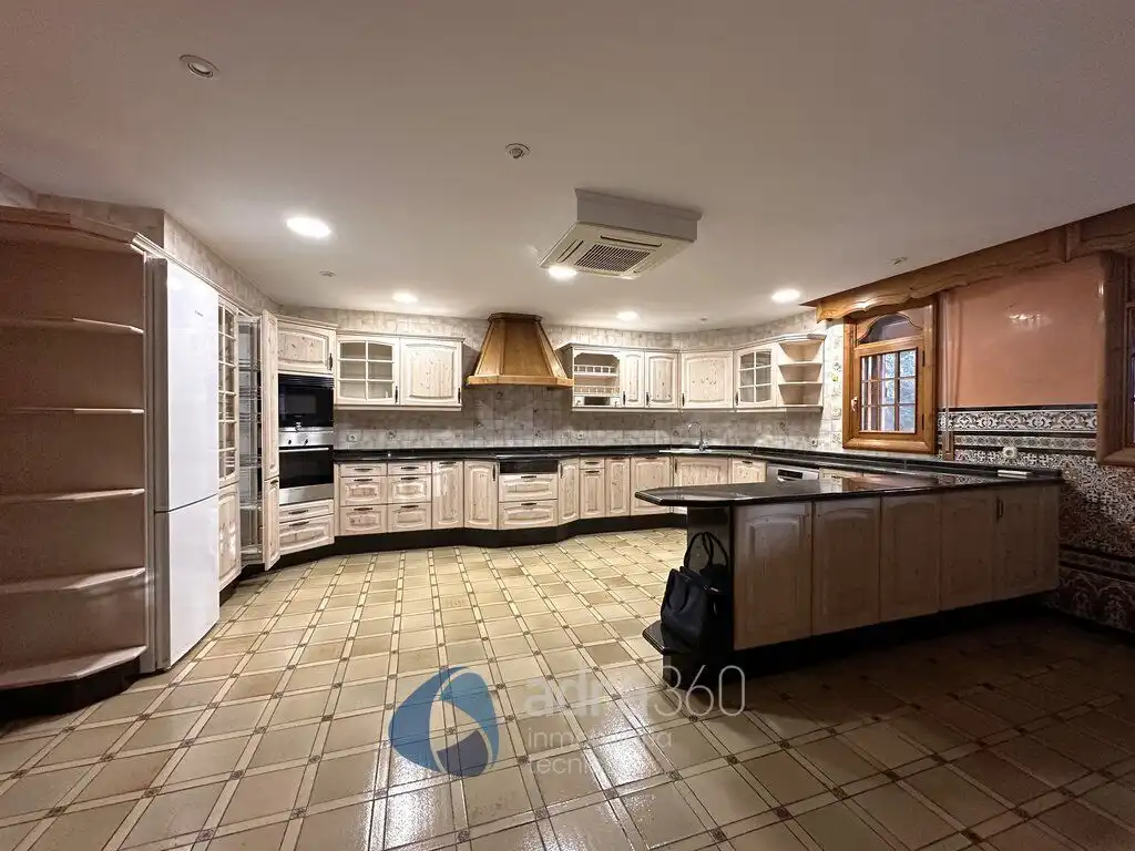 Kitchen of Houses for sale in Lardero  with Air Conditioner, Heating and Private garden
