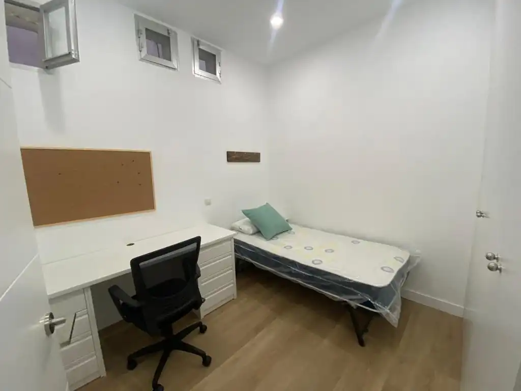 Dormitori de Apartament de lloguer en Madrid amb Moblat