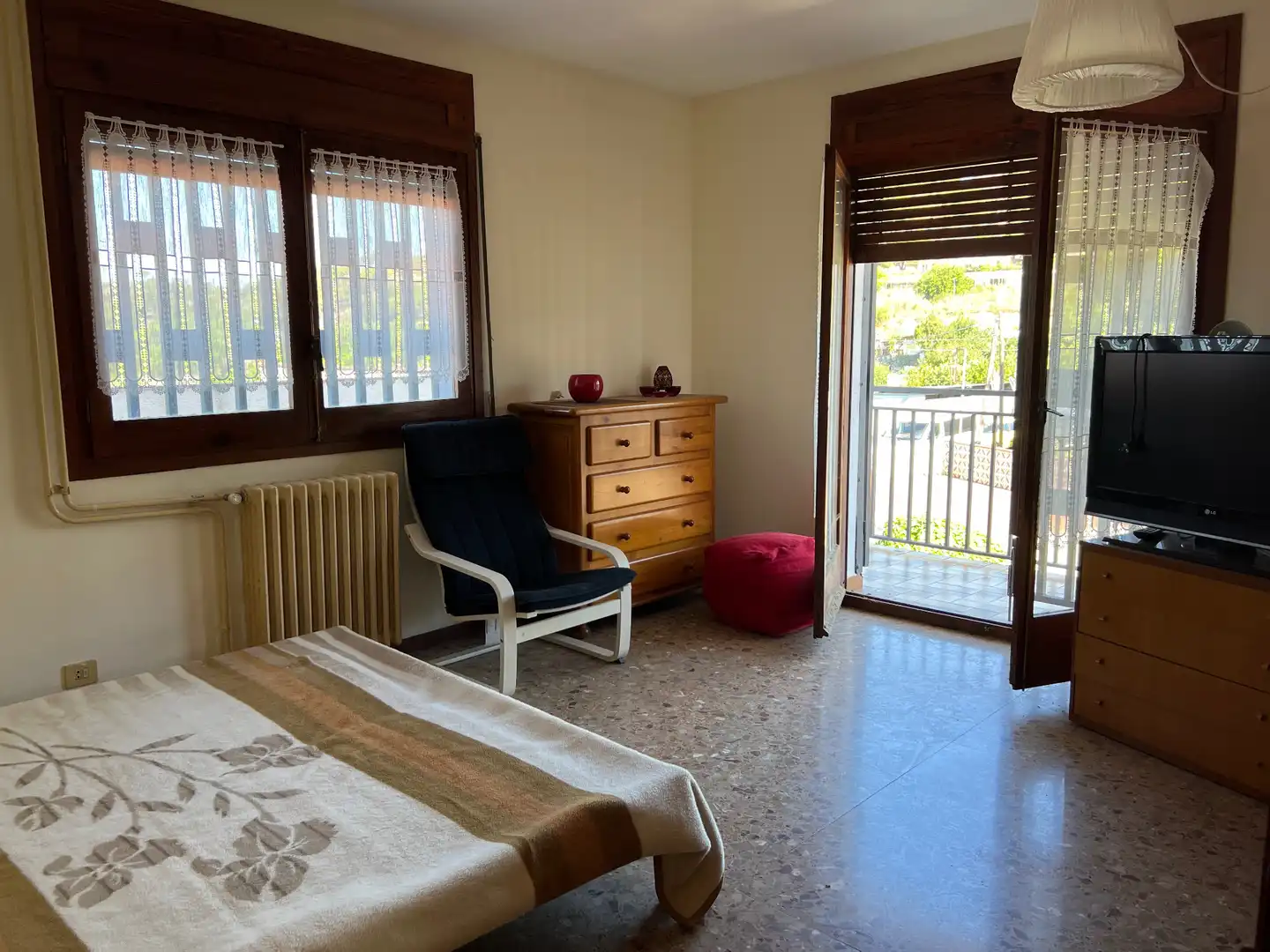 Dormitori de Casa o xalet en venda en Mataró amb Aire condicionat, Jardí privat i Terrassa