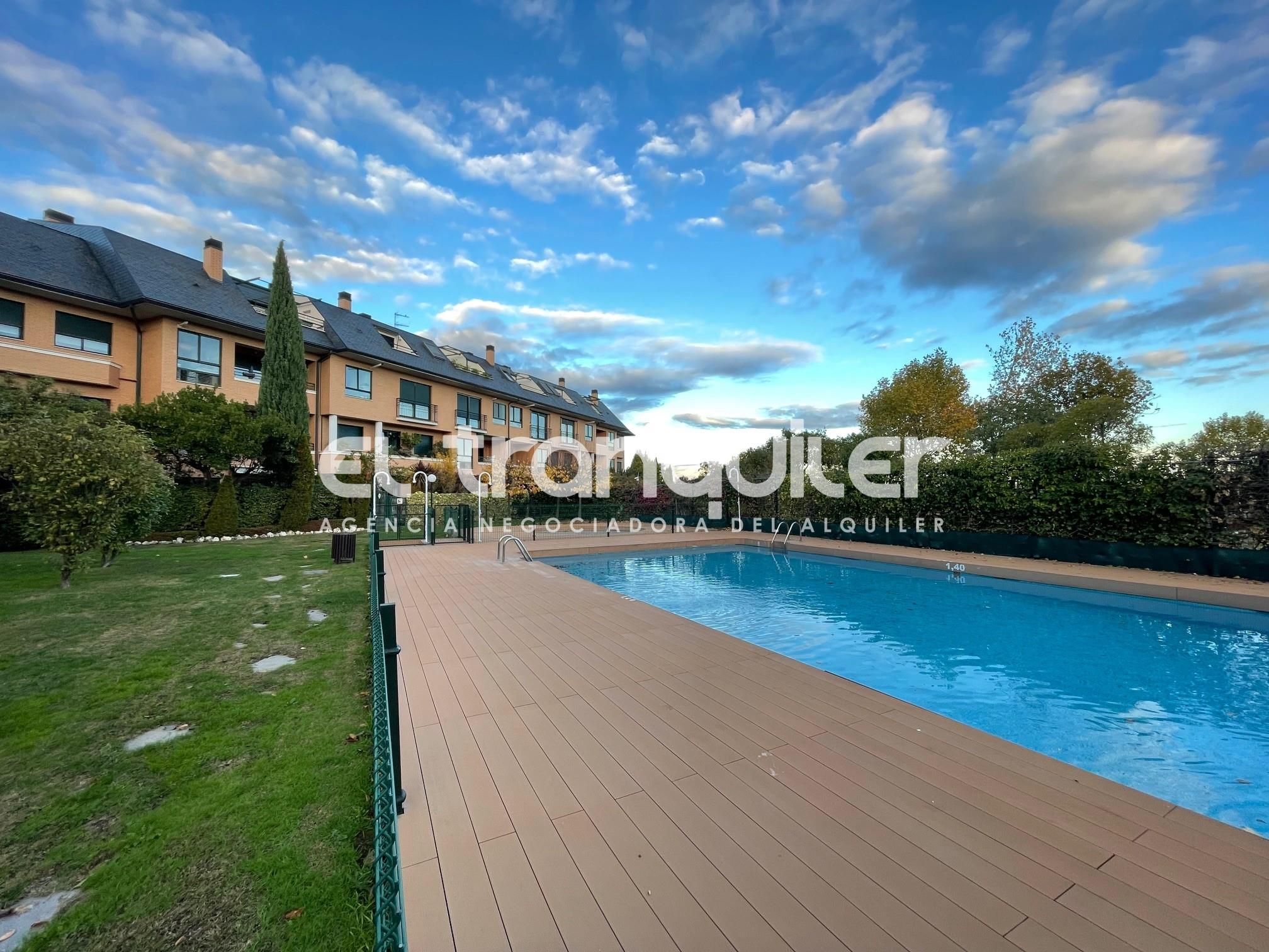 Swimming pool of Flat to rent in Pozuelo de Alarcón  with Air Conditioner, Terrace and Swimming Pool