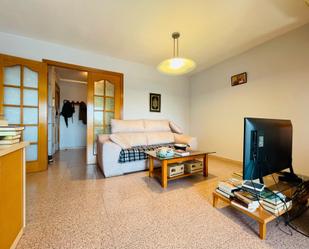 Sala d'estar de Pis de lloguer en Corbera de Llobregat amb Aire condicionat i Balcó