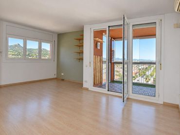 Àtic amb balcó en venda a Centre