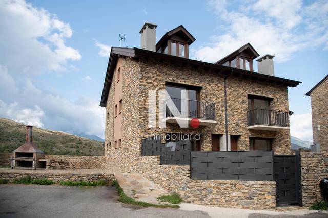 Casa adosada en Venta en Pujalt en Sort