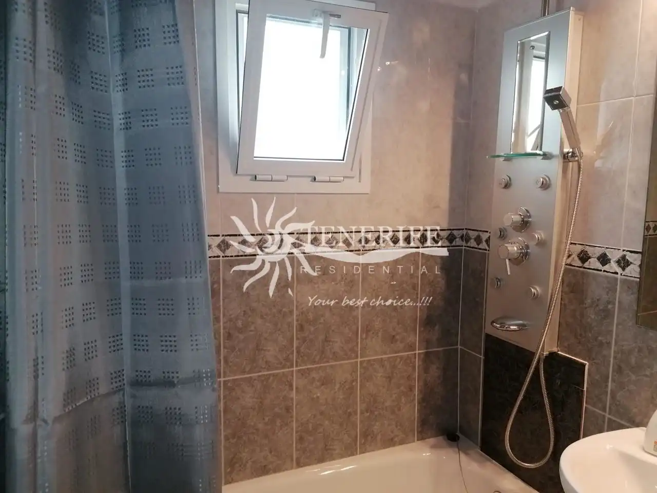 Baño de Planta baja en venta en Adeje con Terraza y Amueblado