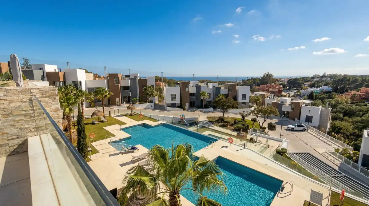 Piscina de Dúplex en venta en Marbella con Aire acondicionado, Terraza y Trastero