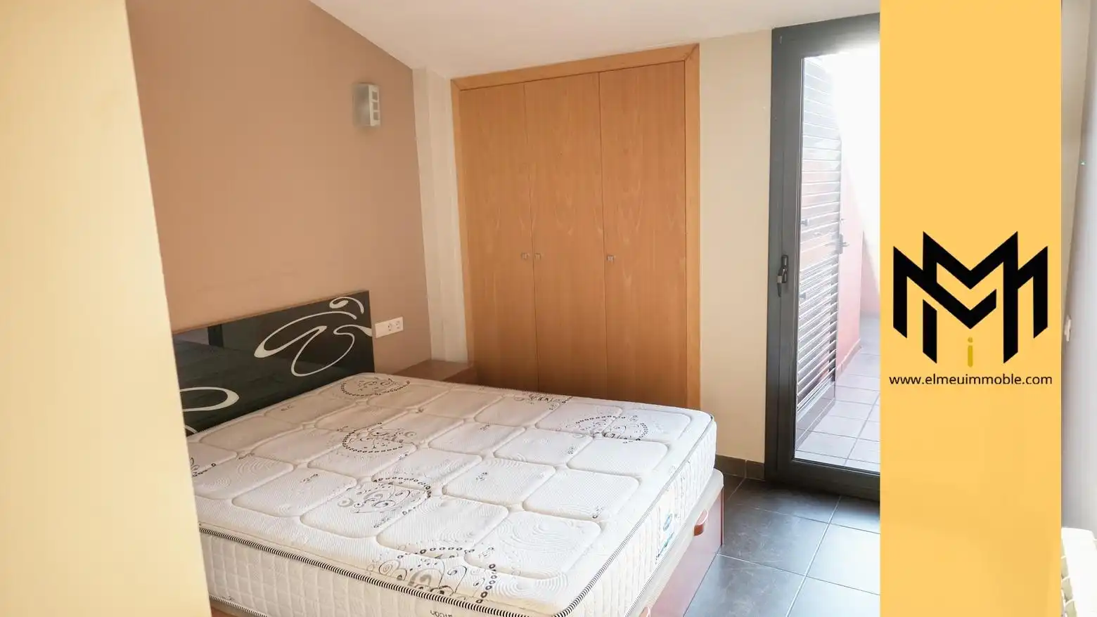 Dormitori de Àtic en venda en Vic amb Calefacció i Moblat