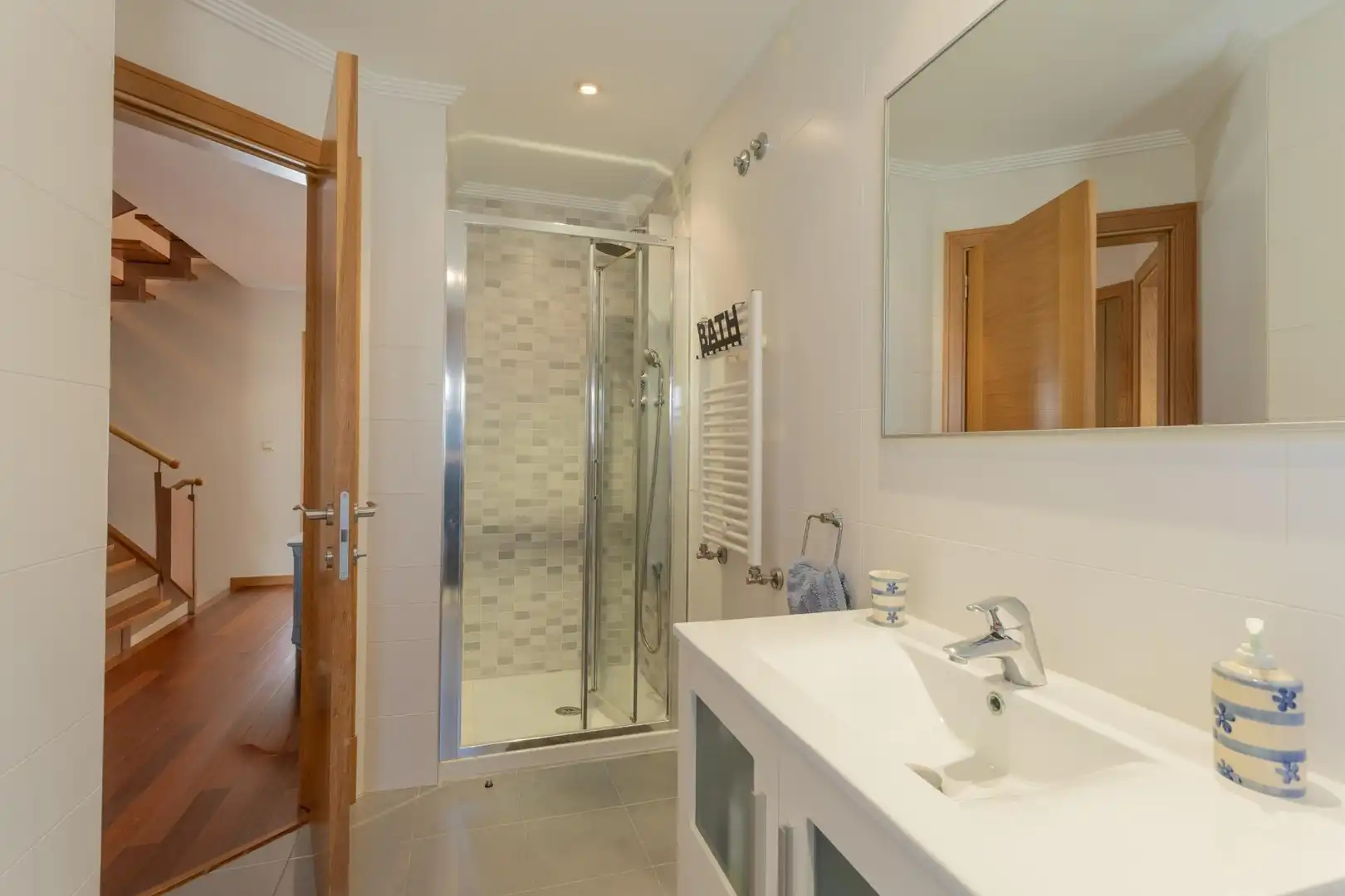 Baño de Casa adosada en venta en Moaña con Calefacción, Terraza y Amueblado