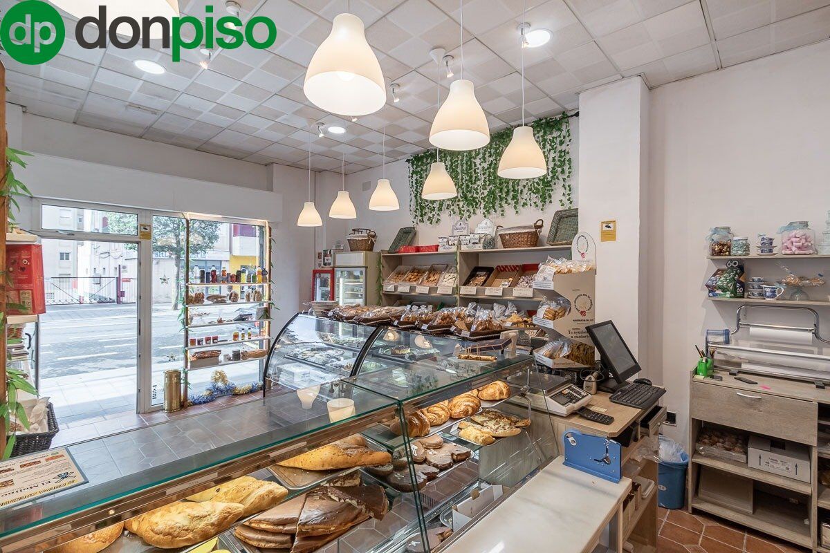 Premises for sale in  Granada Capital