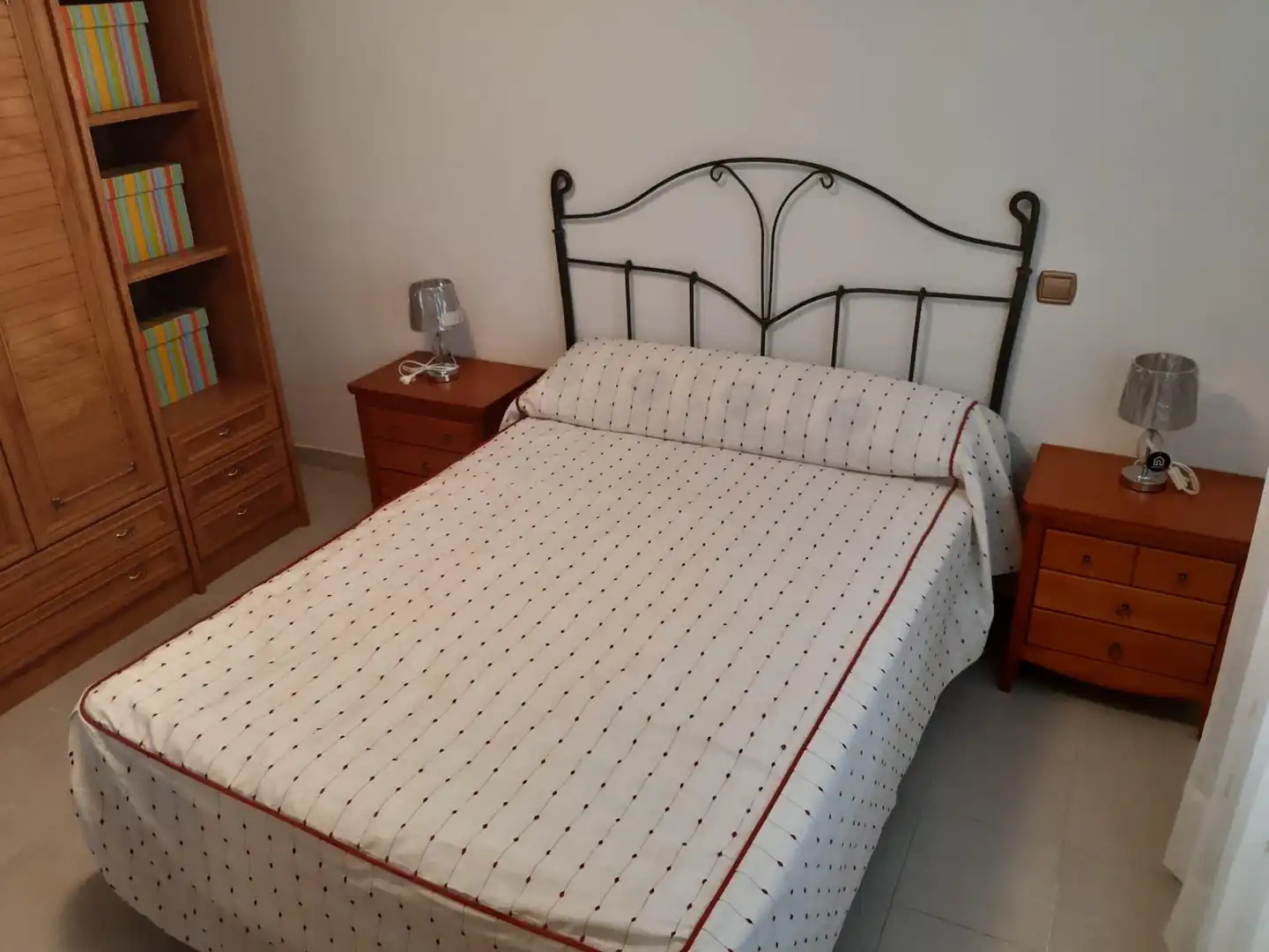 Dormitori de Pis de lloguer en Navalcarnero amb Jardí privat i Moblat