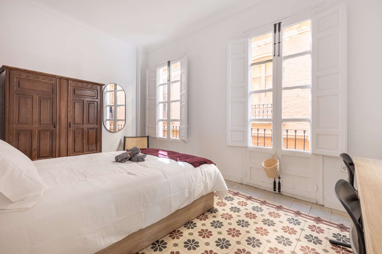 Dormitori de Pis per a compartir en  Granada Capital amb Aire condicionat i Terrassa