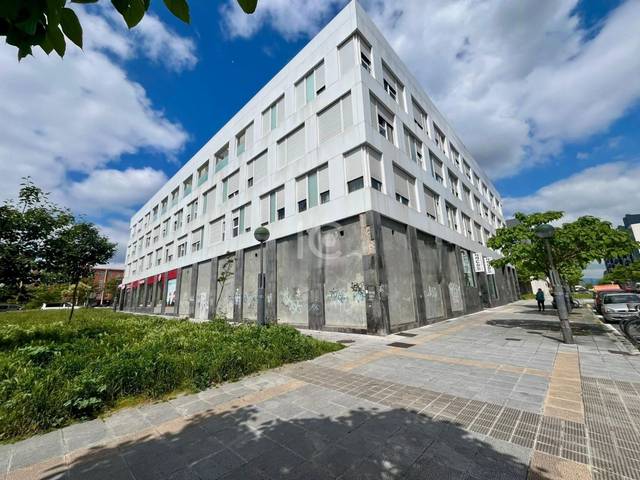 Local comercial en Venta en Hondarribia Kalea, 1 en Lakua-Bizkarra