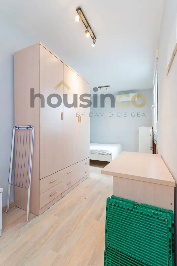 Schlafzimmer von Wohnungen zur Miete in Madrid mit Klimaanlage, Heizung und Möbliert