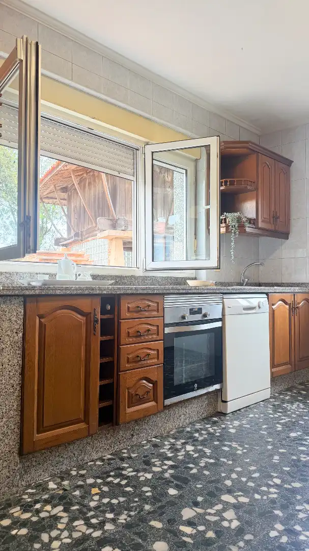 Cuina de Casa o xalet en venda en Carreño amb Calefacció, Jardí privat i Terrassa