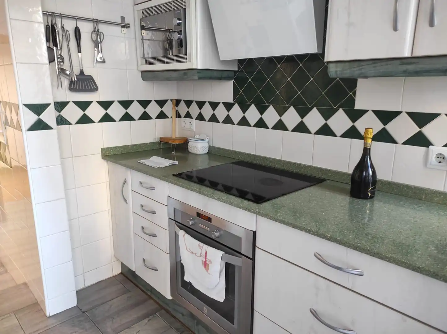 Kitchen of Ground floor for sale in Esplugues de Llobregat  with Air Conditioner, Heating and Parquet flooring