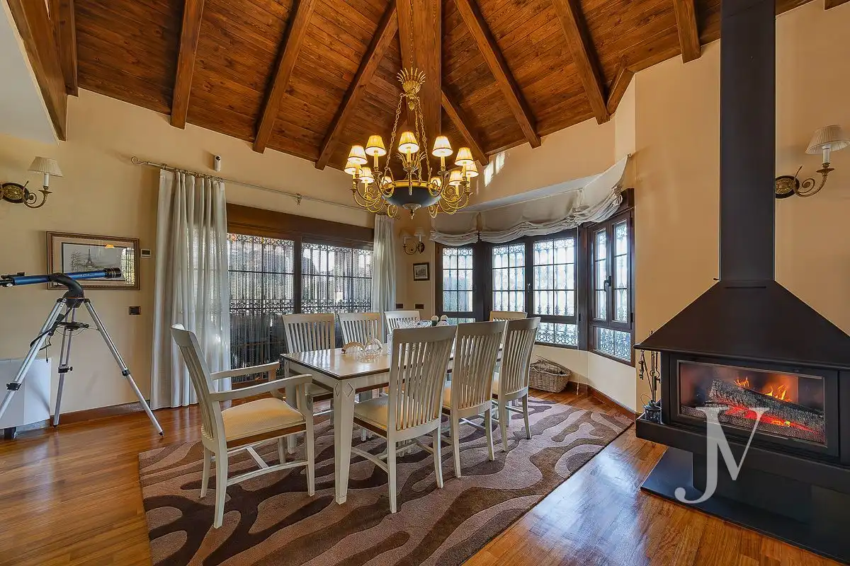 Comedor de Casa o chalet en venta en El Casar con Aire acondicionado, Calefacción y Jardín privado