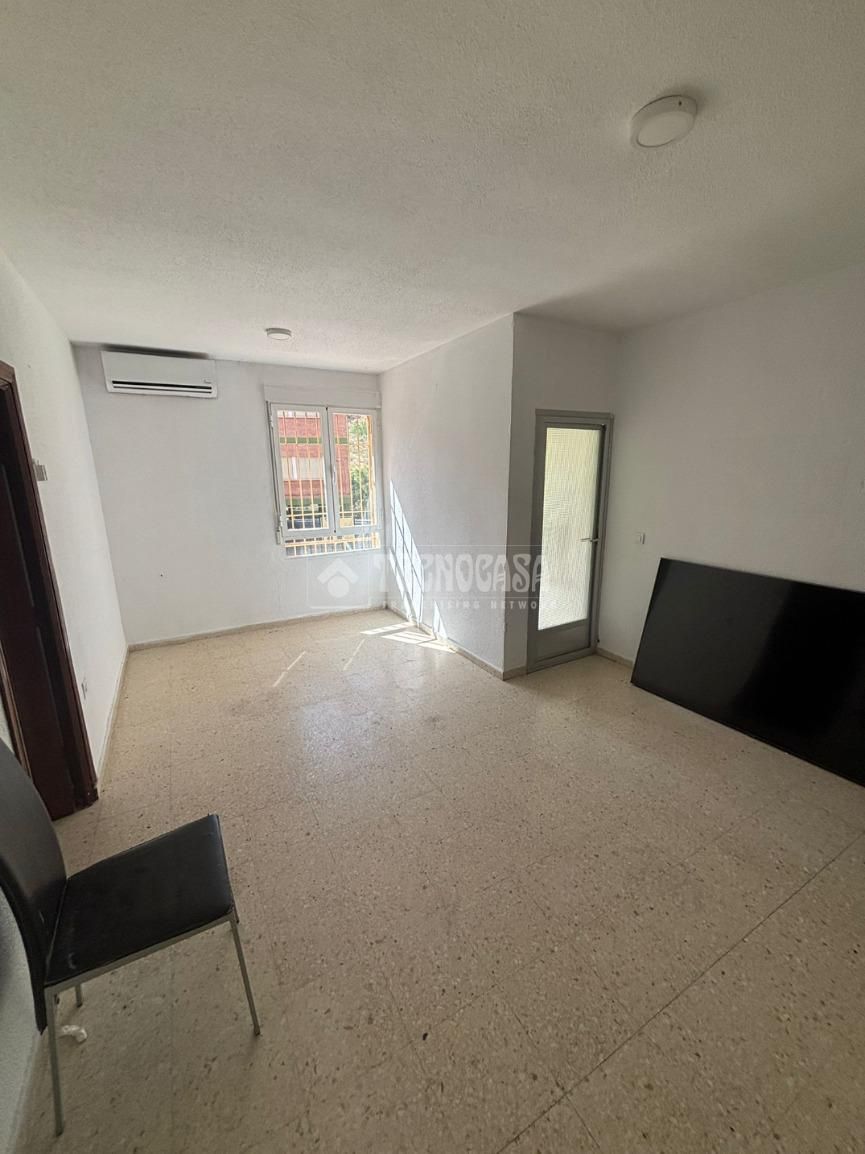 Living room of Flat for sale in  Granada Capital