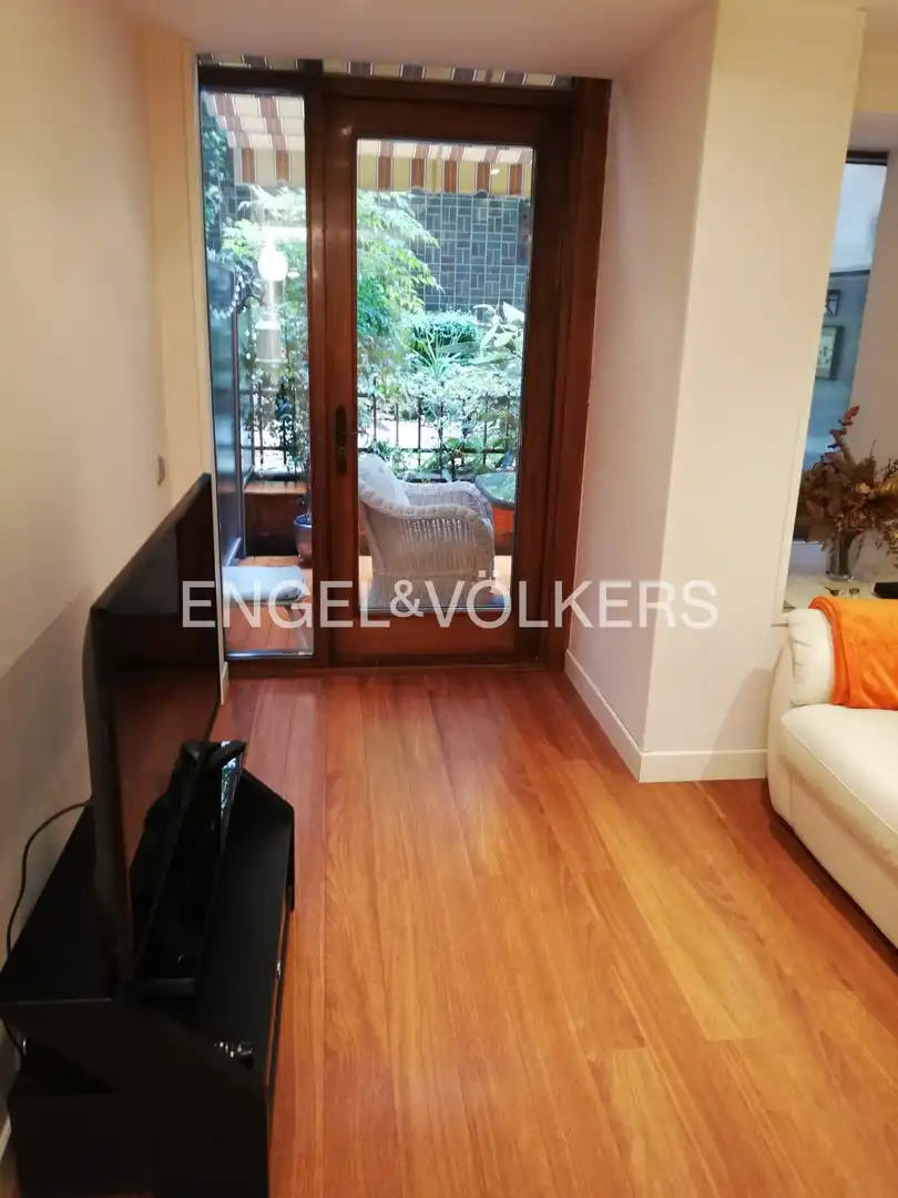 Terrassa de Apartament de lloguer en Madrid amb Aire condicionat, Calefacció i Jardí privat