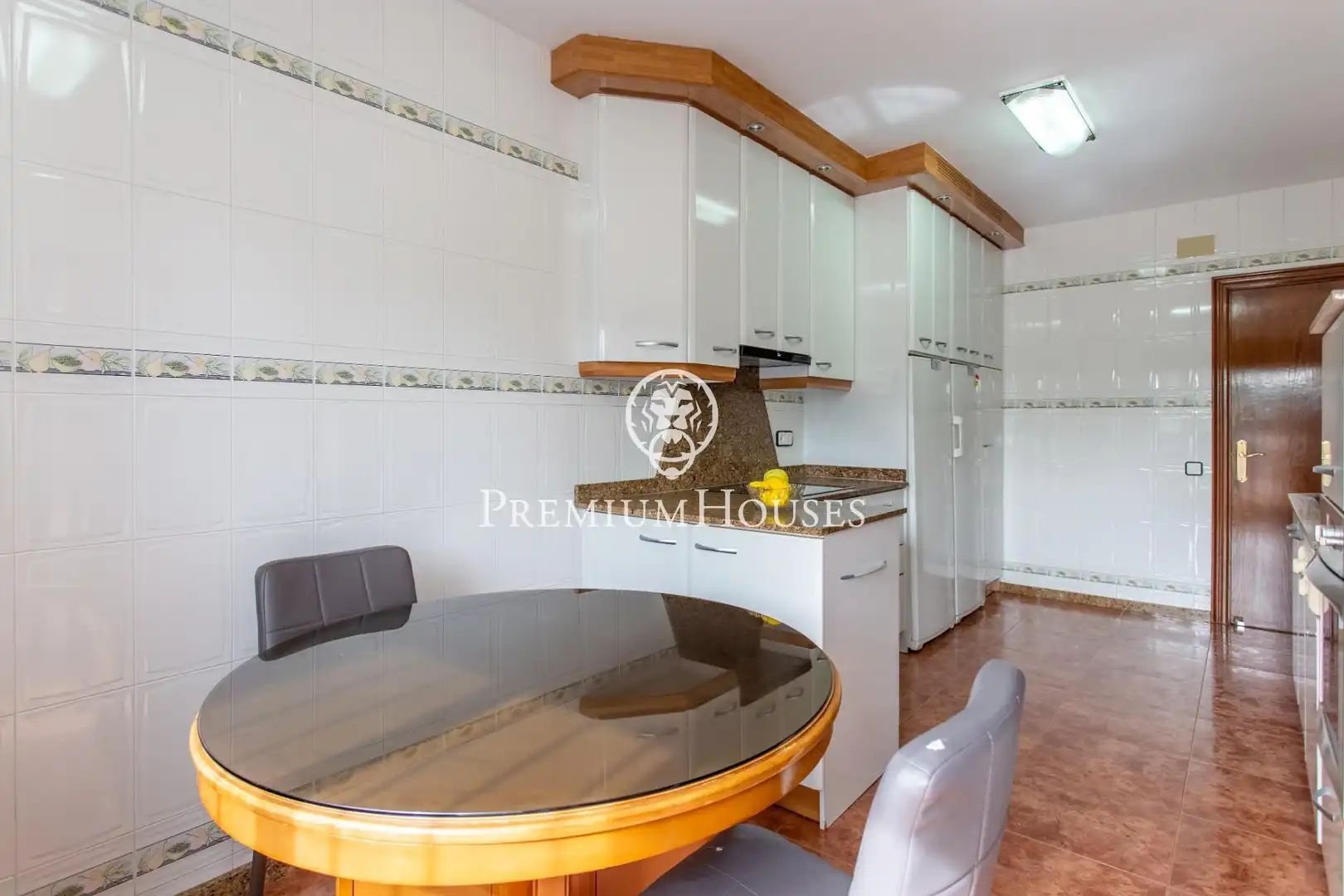 Cocina de Casa o chalet en venta en Badalona con Aire acondicionado, Calefacción y Jardín privado