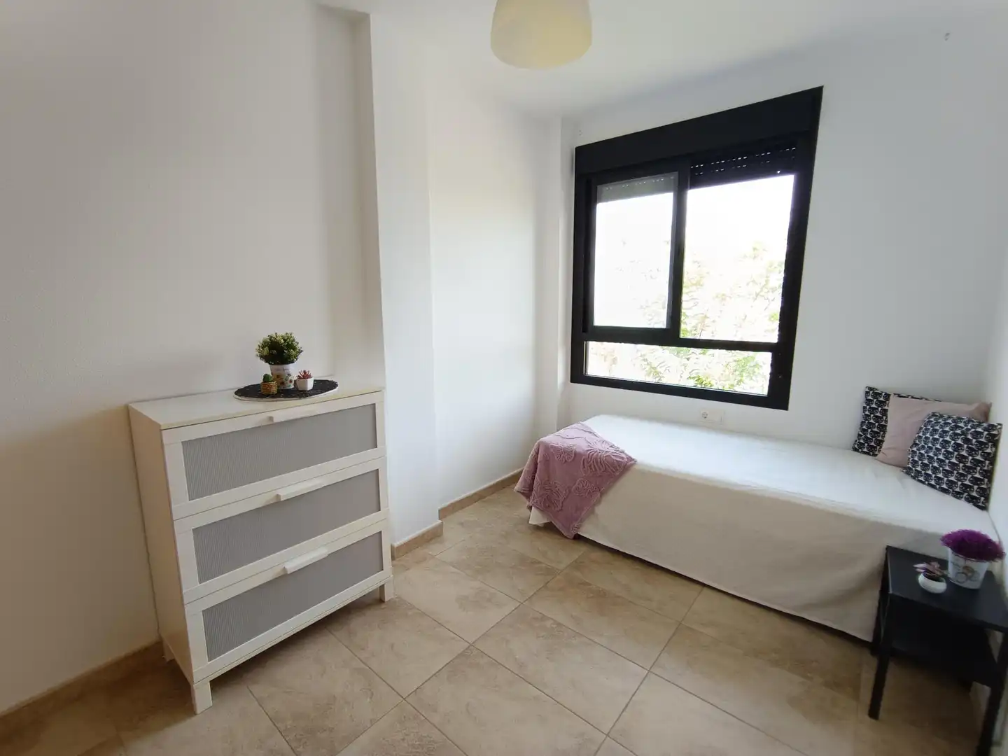 Habitación de Casa adosada en venta en Molina de Segura con Aire acondicionado, Calefacción y Jardín privado